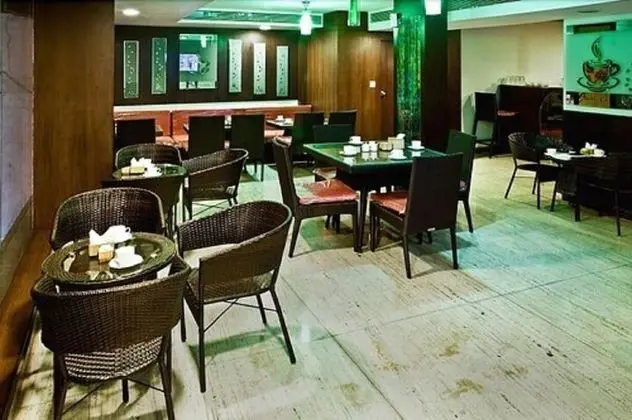 Nexstay Rainbow Business Hotel - Yerinde Yemek