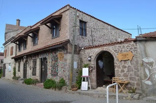 Nezisin Konağı
