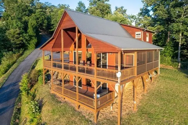 NFL Sunday Ticket - The Blue Ridge Mountain Top Cabin