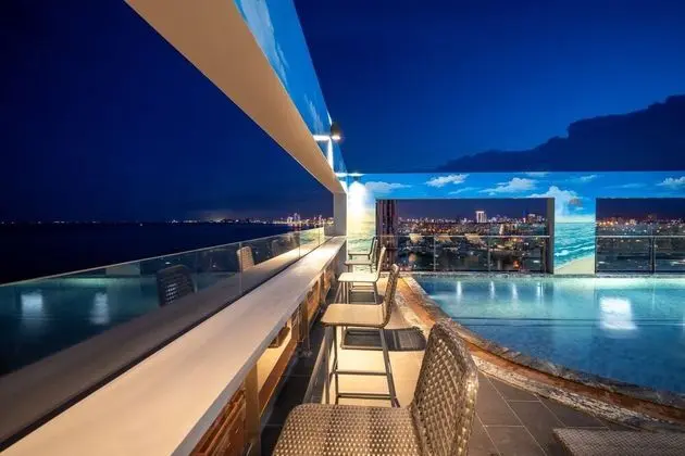 Nguyen Gia Hotel - Havuz