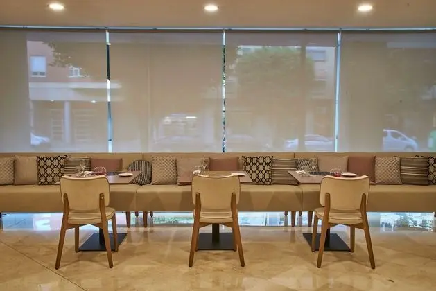 NH Ciudad de Valencia Hotel - Yerinde Yemek
