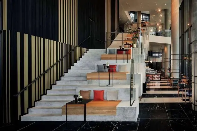 NH Collection Frankfurt Spin Tower - Lobi