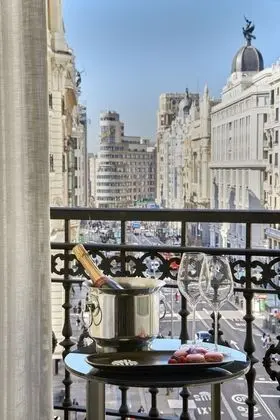 NH Collection Madrid Gran Via - Dış Mekan