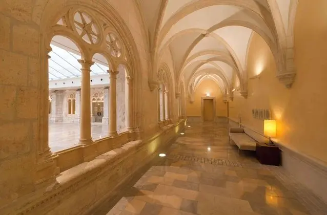 NH Collection Palacio de Burgos - Lobi