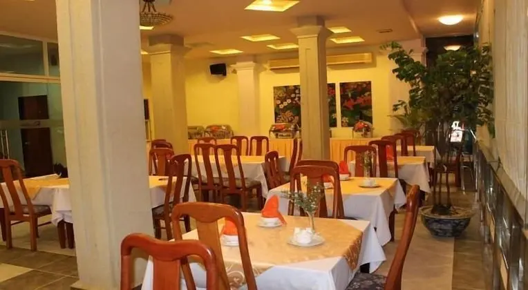 Nha Trang Beach Hotel - Yerinde Yemek