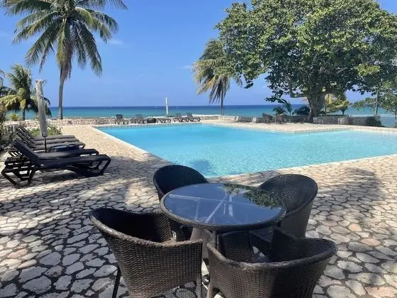 Nianna Coral Bay Deluxe Townhouse 1 - Plaj