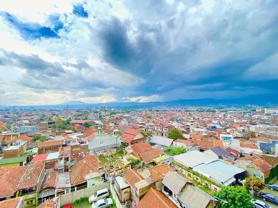 Nice 2Br Apartment At Gateway Ahmad Yani Cicadas