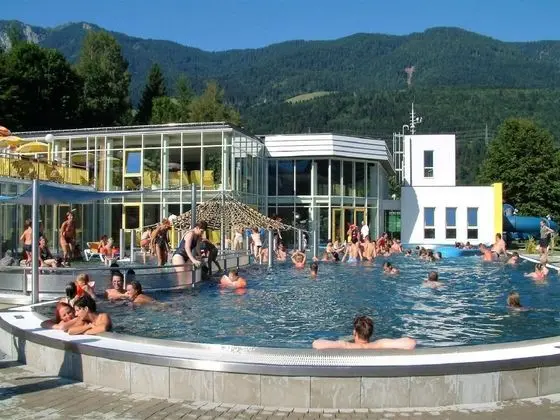 Nice Apartment in Detached House with Large Garden near Town Center & Ski Slope - Havuz