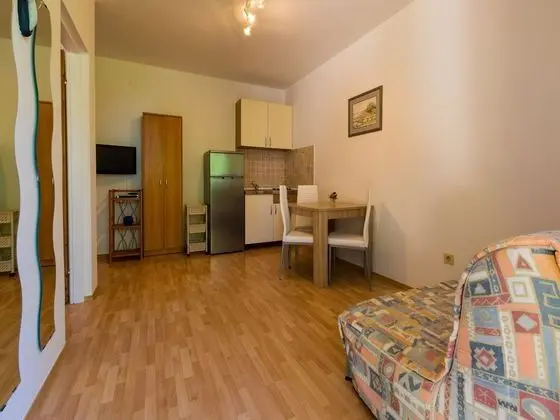 Nice Apartment With Terrace & Swimming Pool - Oda Düzeni