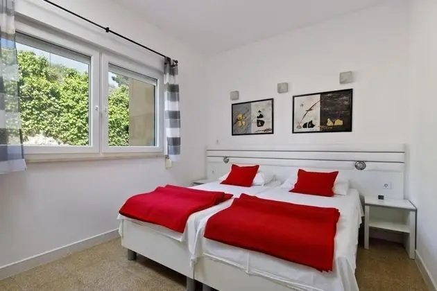 Nice Beach Apartments in Stobrec