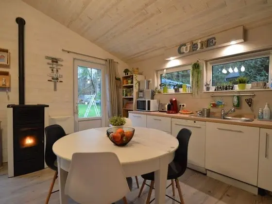 Nice Chalet by the Woods in Saint-léger - Yerinde Yemek