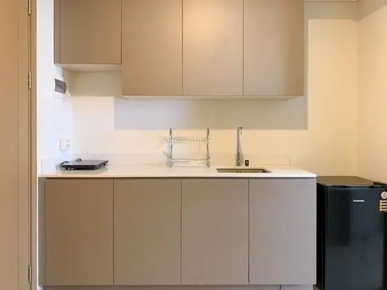 Nice And Comfort 1Br At Gold Coast Apartment - Mutfak