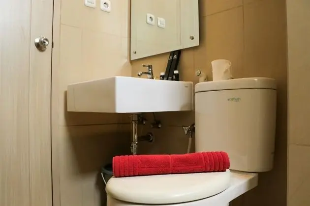 Nice And Comfort 2Br Apartment At Elpis Residence - Banyo Tipleri