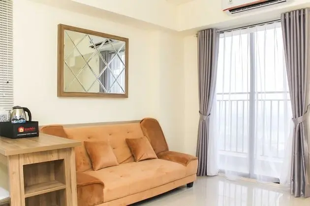 Nice And Comfort 2Br Apartment At Meikarta - İç Mekan
