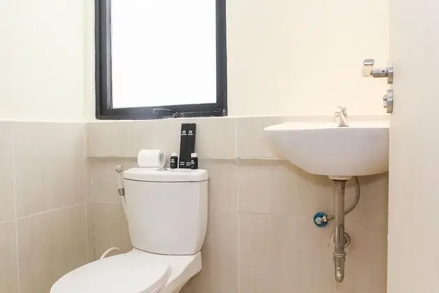 Nice and Comfort 2BR at Meikarta Apartment - Banyo Tipleri