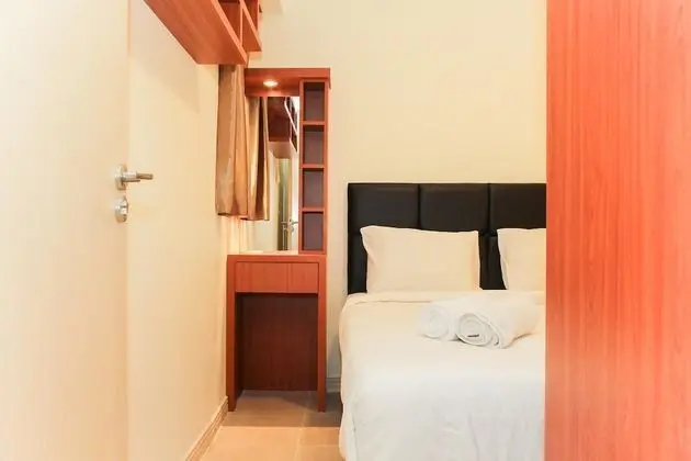 Nice and Comfort 2BR at Meikarta Apartment - İç Mekan