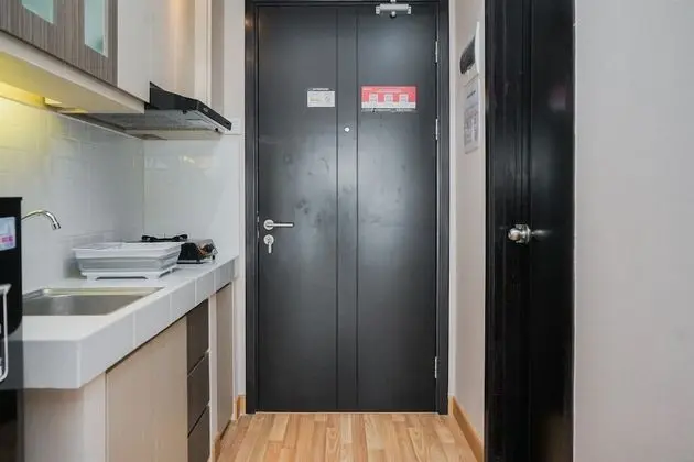 Nice And Comfort Studio At Casa De Parco Apartment - Mutfak