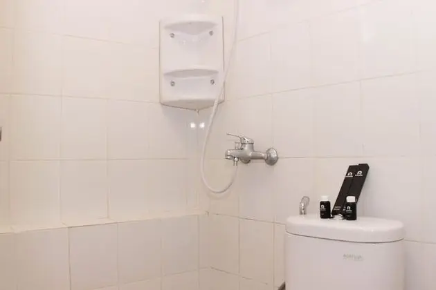 Nice And Comfy 2Br At Bassura City Apartment - Oda
