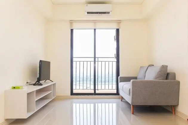 Nice and Comfy 3BR at Meikarta Apartment - İç Mekan