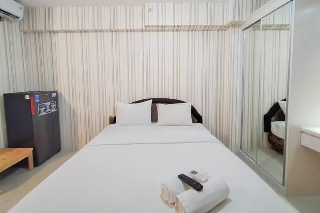 Nice And Cozy Studio At Bassura City Apartment