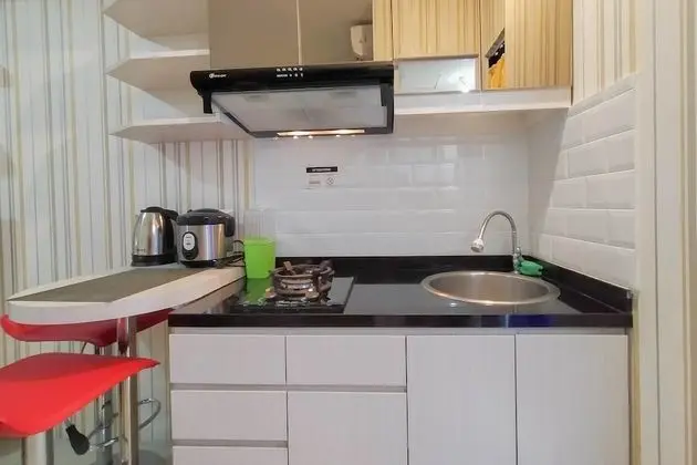 Nice And Cozy Studio At Bassura City Apartment - Mutfak