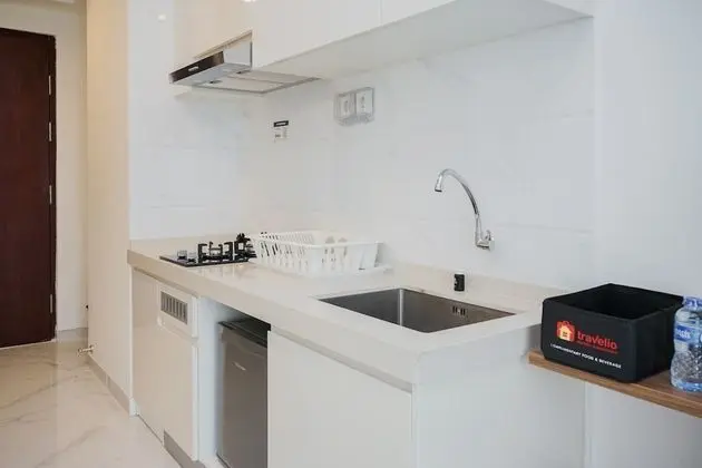 Nice And Cozy Studio At Sky House Bsd Apartment - Mutfak