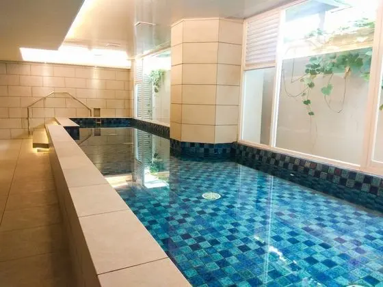 Nice And Elegant 1Br Apartment At Mustika Golf Residence - Havuz
