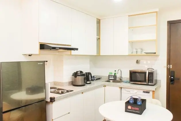 Nice And Elegant 1Br Apartment At Mustika Golf Residence - Mutfak