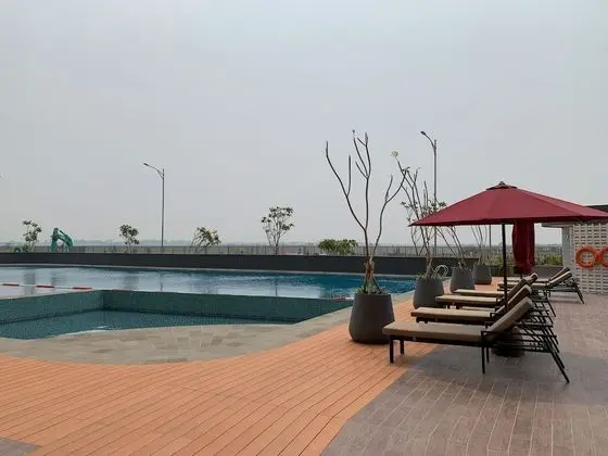 Nice And Elegant Studio At Osaka Riverview Pik 2 Apartment - Havuz