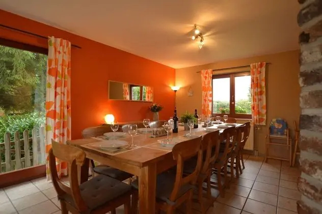 Nice Holiday Farmhouse Located in Sourbrodt near Ski Resort of Ovifat - Yerinde Yemek