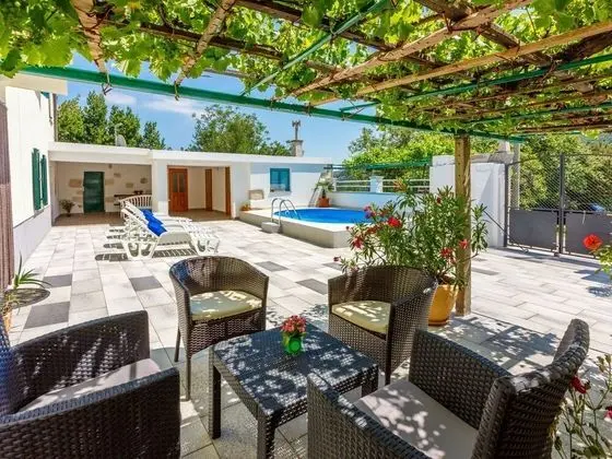 Nice Holiday Home in Drivenik With Terrace