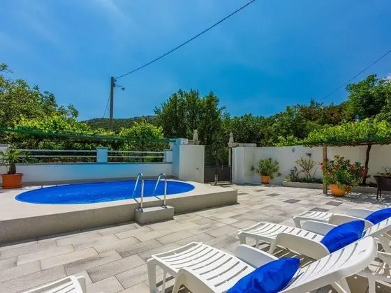 Nice Holiday Home in Drivenik With Terrace - Havuz
