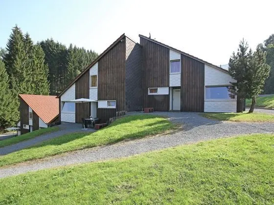 Nice Holiday Home in the Hochsauerland With Terrace in a Quiet Location - Dış Mekan