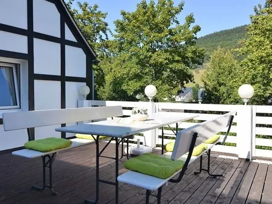 Nice Holiday Home in Schmallenberg-oberkirchen With Terrace - Oda Düzeni
