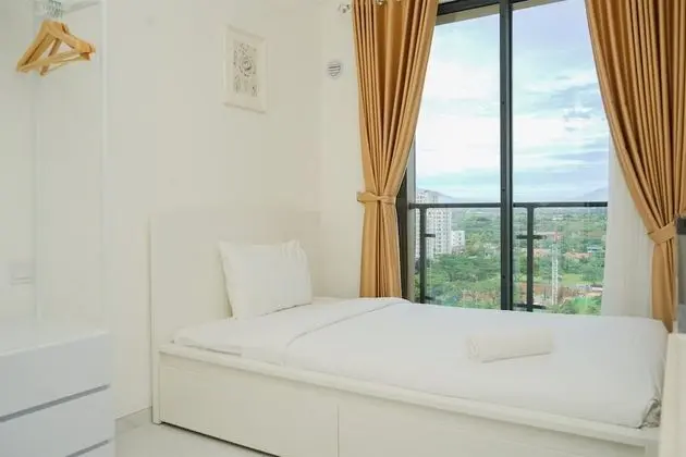 Nice And Minimalist Studio At Sky House Bsd Apartment - Öne Çıkan Resim