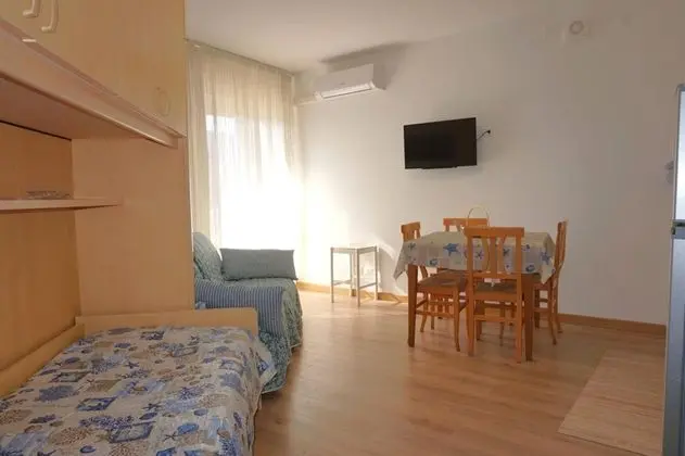 Nice Villa in Porto Santa Margherita With Private Garden - Yerinde Yemek