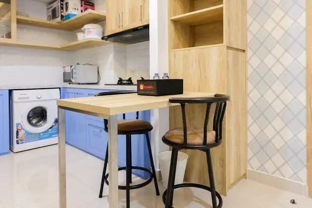 Nice and Prime Location 1BR Casa De Parco Apartment - Mutfak