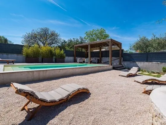 Nice Villa With Private Pool, Fenced Garden, Roofed Terrace, Near the Beach - Havuz