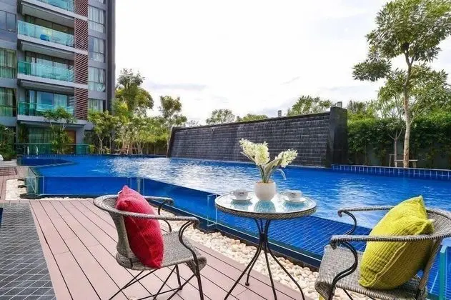Nice Residence Hotel Huahin - Havuz