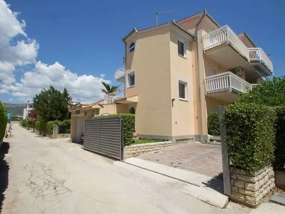 Nice Small Apartment With a sea View - Dış Mekan