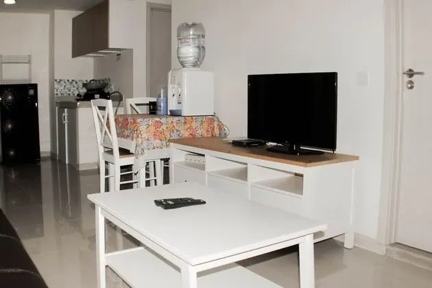 Nice And Spacious 3Br At Meikarta Apartment - İç Mekan