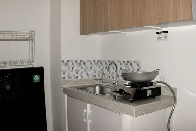 Nice And Spacious 3Br At Meikarta Apartment - Mutfak
