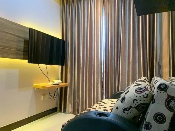 Nice And Strategic 1Br At Sky Terrace Apartment - İç Mekan