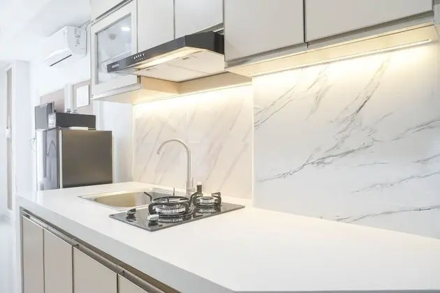 Nice And Strategic Studio At Daan Mogot City Apartment - Mutfak