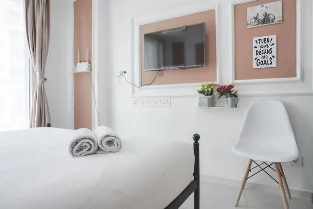 Nice And Strategic Studio At Daan Mogot City Apartment - Oda Düzeni