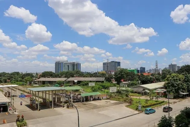 Nice And Strategic Studio At Green Pramuka Apartment
