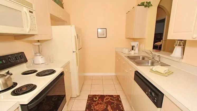Nicely Furnished 2 Bedroom 2 Bath Condo - Mutfak