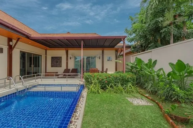 Niche Villas by TropicLook - Havuz
