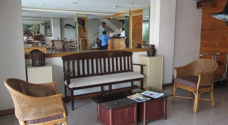 Nichols Airport Hotel - Lobi