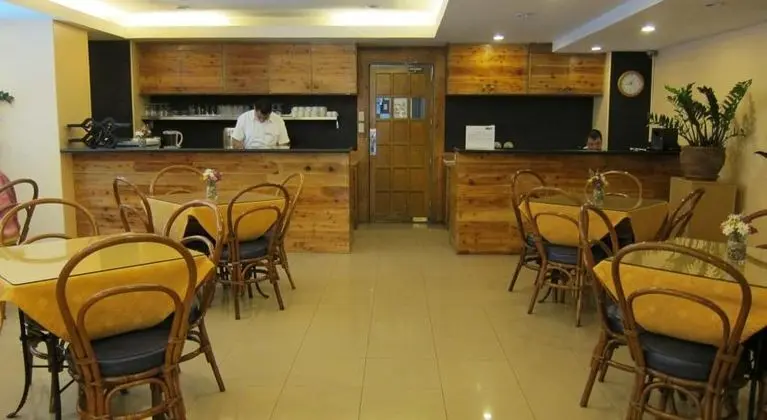 Nichols Airport Hotel - Yeme / İçme